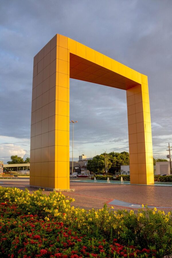Box Frame Arch Gate